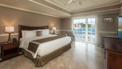 King Room with Terrace 6