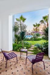 Accessible Room with Pool View and Two Single Beds 6