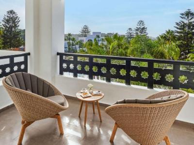 Premium Superior King Room with Pool View 7