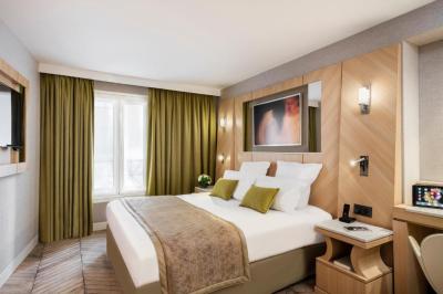 Deluxe Double Room 4