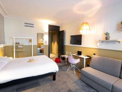 Premium Double Room with sofa bed 4