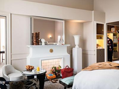 Opera Suite with One King Bed and Separate Large Living Room - Boulevard or Rue Scribe View 9