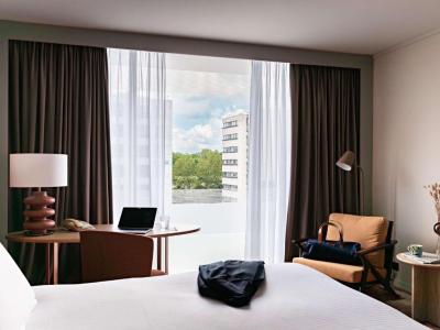 Superior King Room 6
