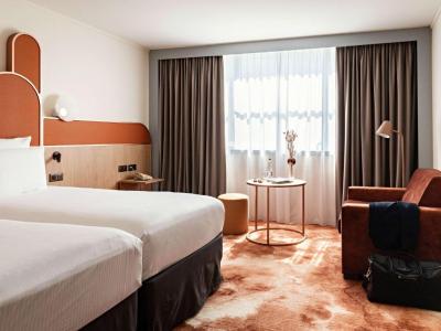 Superior Room With Two Single Beds And One Children Sofa 11