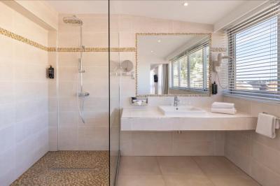 Standard Family Suite 6