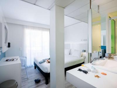 Classic Double Room 9