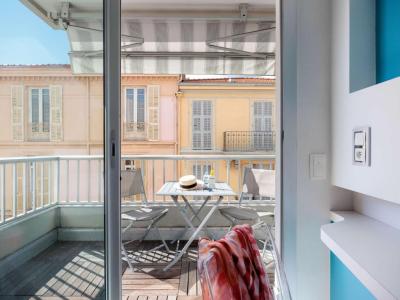 Superior Double Room with Balcony 10