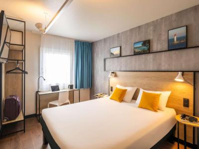 Standard Double Room with Balcony 5