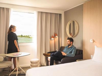 Executive Queen Room - Lake Side 1