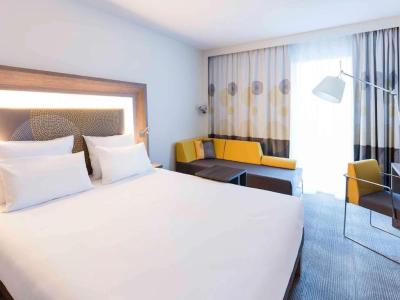 Superior Room with One Queen Bed and Two Single Beds 3