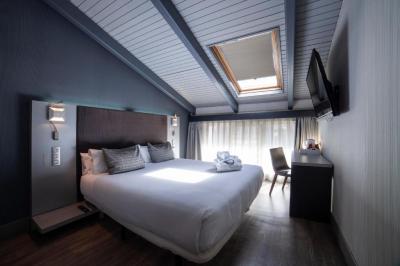 Double Room - Attic 4