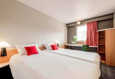Twin Room 2