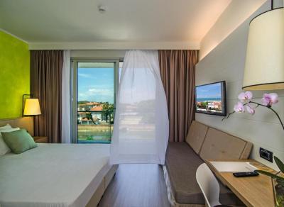 Classic Triple Room 2
