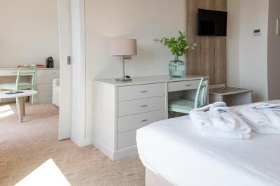 Junior Suite with Sea View 2