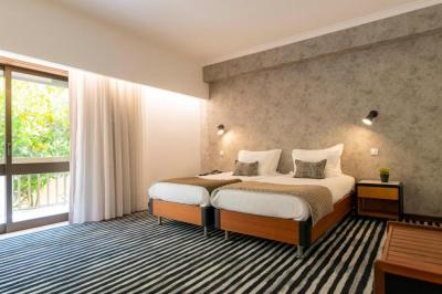 Habitaci&oacute;n Familiar (2 adultos y 2 ni&ntilde;os) 4