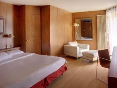 Deluxe Zimmer mit Kingsize-Bett 5