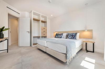 Sea View Deluxe One-Bedroom Apartment 4