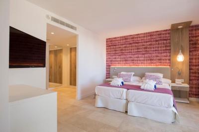 Superior Double Room Plus (2 adults + 1 child) 6
