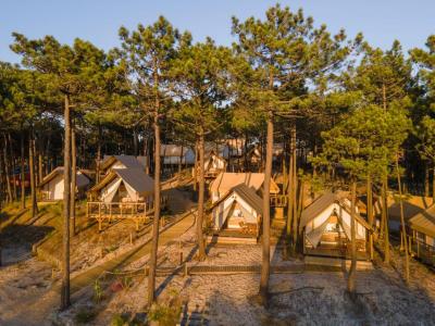Deluxe Glamping 4