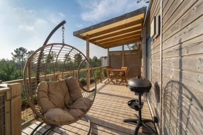 Deluxe Two-Bedroom Bungalow with Panoramic View 9