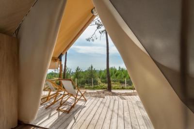 Deluxe Glamping Plus with Panoramic View 12
