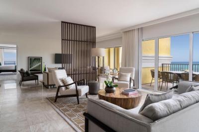 Ritz-Carlton Suite 14