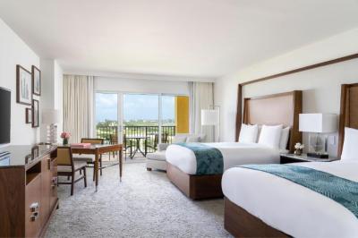 Guest Room with Two Queen Beds, Coastal View and Club Lounge Access 16