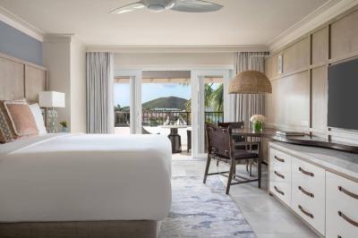 Club Resort View Balcony, Club level, Guest room, 1 King 10