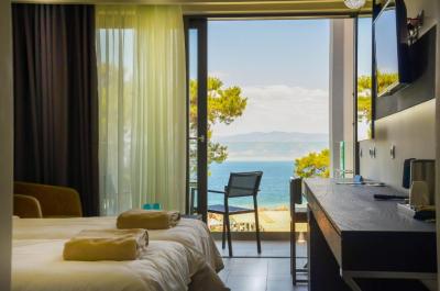 Deluxe  Room with Sea View 3