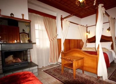 Executive Double Room with Fireplace and Spa Bath 1
