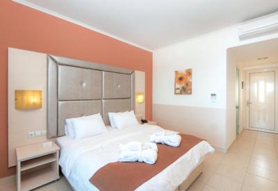 Habitaci&oacute;n Doble Deluxe con vistas al mar - 2 camas 2