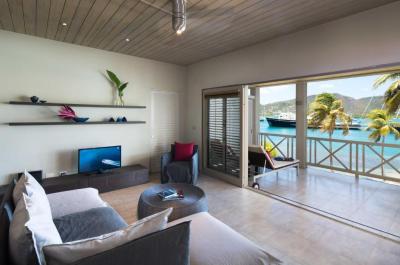 One-Bedroom Deluxe Suite 1