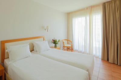 Double Room with Extra Bed 2