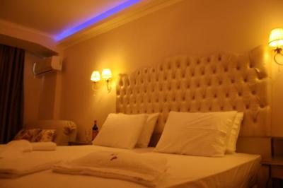 Grand Deluxe Double or Twin Room with City View 5