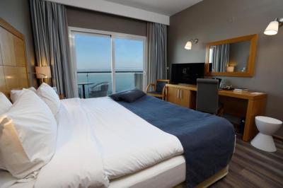Nereid Coco-Mat Room Front Sea View 1
