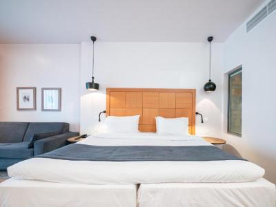 Hephaestus Coco-Mat Suite Front Sea View 5