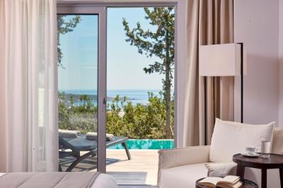 Exclusive Sea View Room with Private Pool 7