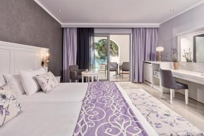 Country Style Sea View Room with Private Pool 8