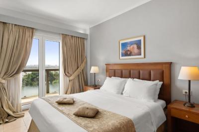 Suite with Lake View 2
