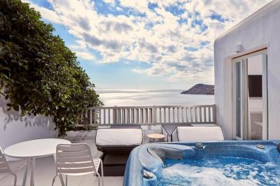 Superior Double Room Sea View Outdoor Hot Tub 4