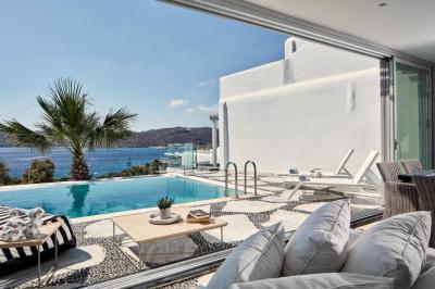 Executive Suite Sea View with Private Pool 7