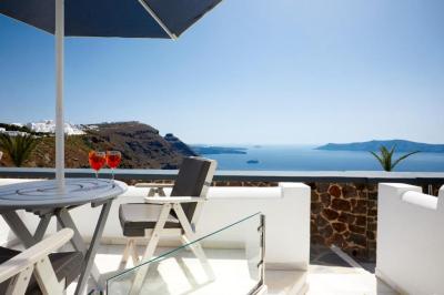 Two-bedroom caldera view 3