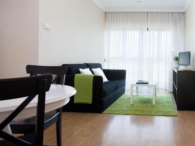 One-Bedroom Apartment (1 - 2 Adults) 1