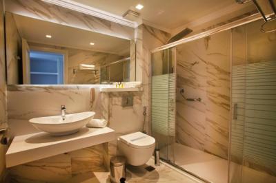 Two-Bedroom Family Suite 5