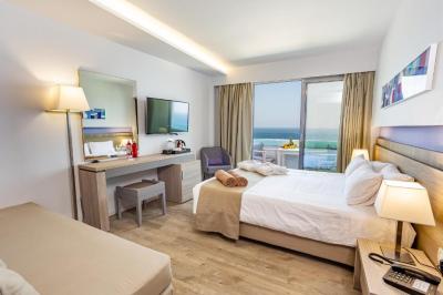 Double or Twin Room with Sea View 1