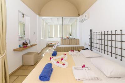 Maisonette with Indoor Hot Tub 5