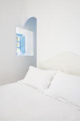 Double Room with Caldera View 5