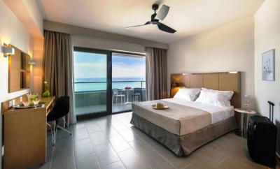 DELUXE ROOM SEA VIEW 1