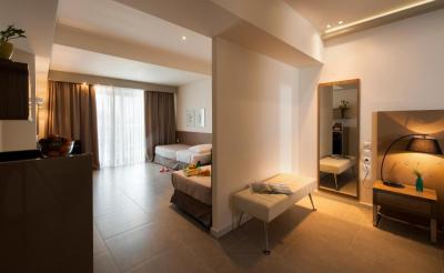 FAMILY SUITE GARDEN VIEW 8