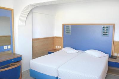 Habitaci&oacute;n Familiar con vistas al mar 5